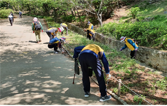 노년의 즐거움은 자원봉사활동으로...